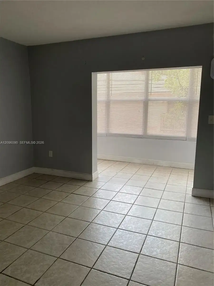140 Royal Palm Rd # 207, Hialeah Gardens FL 33016 photo 4