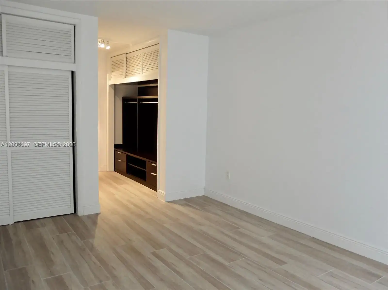 2640 NE 135th St # 218, North Miami FL 33181 photo 5