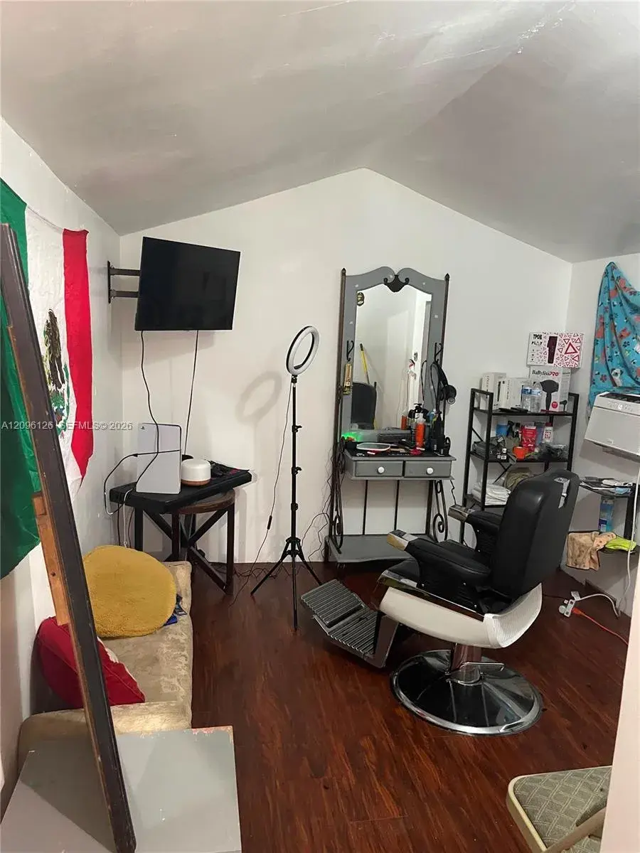 451 SE 8th St, Homestead FL 33030