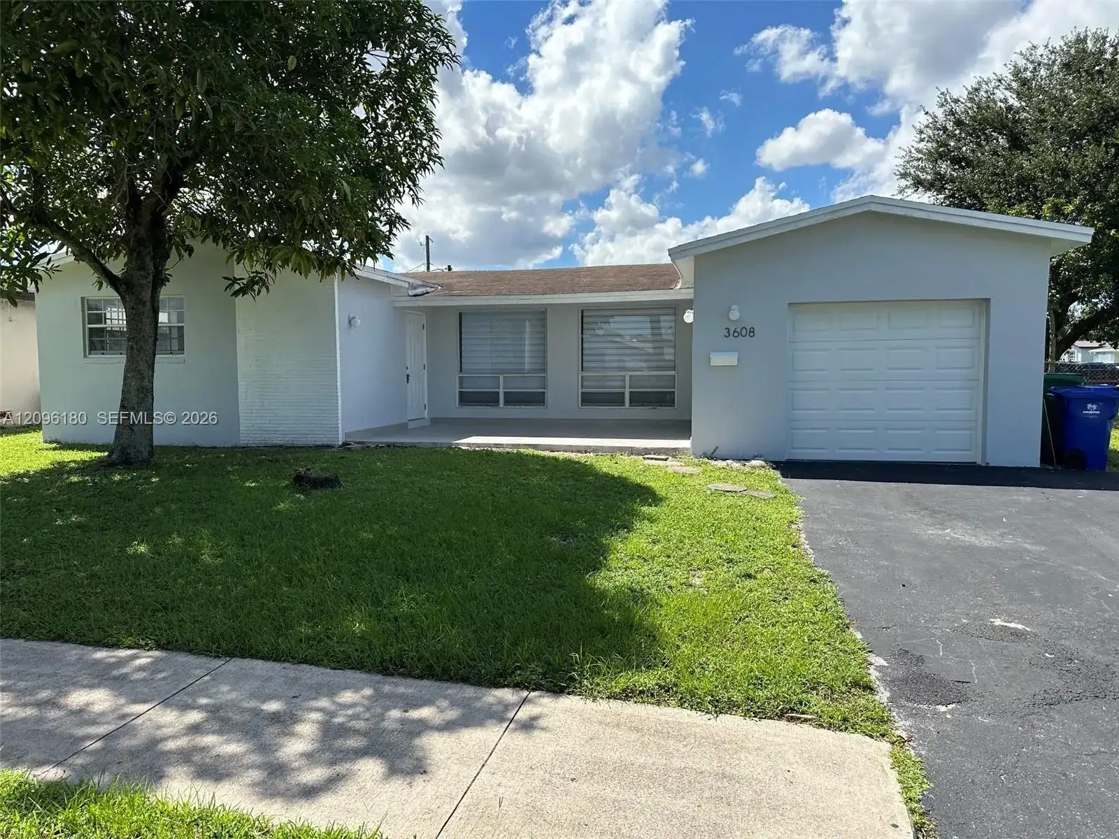 3608 Island Dr, Miramar FL 33023