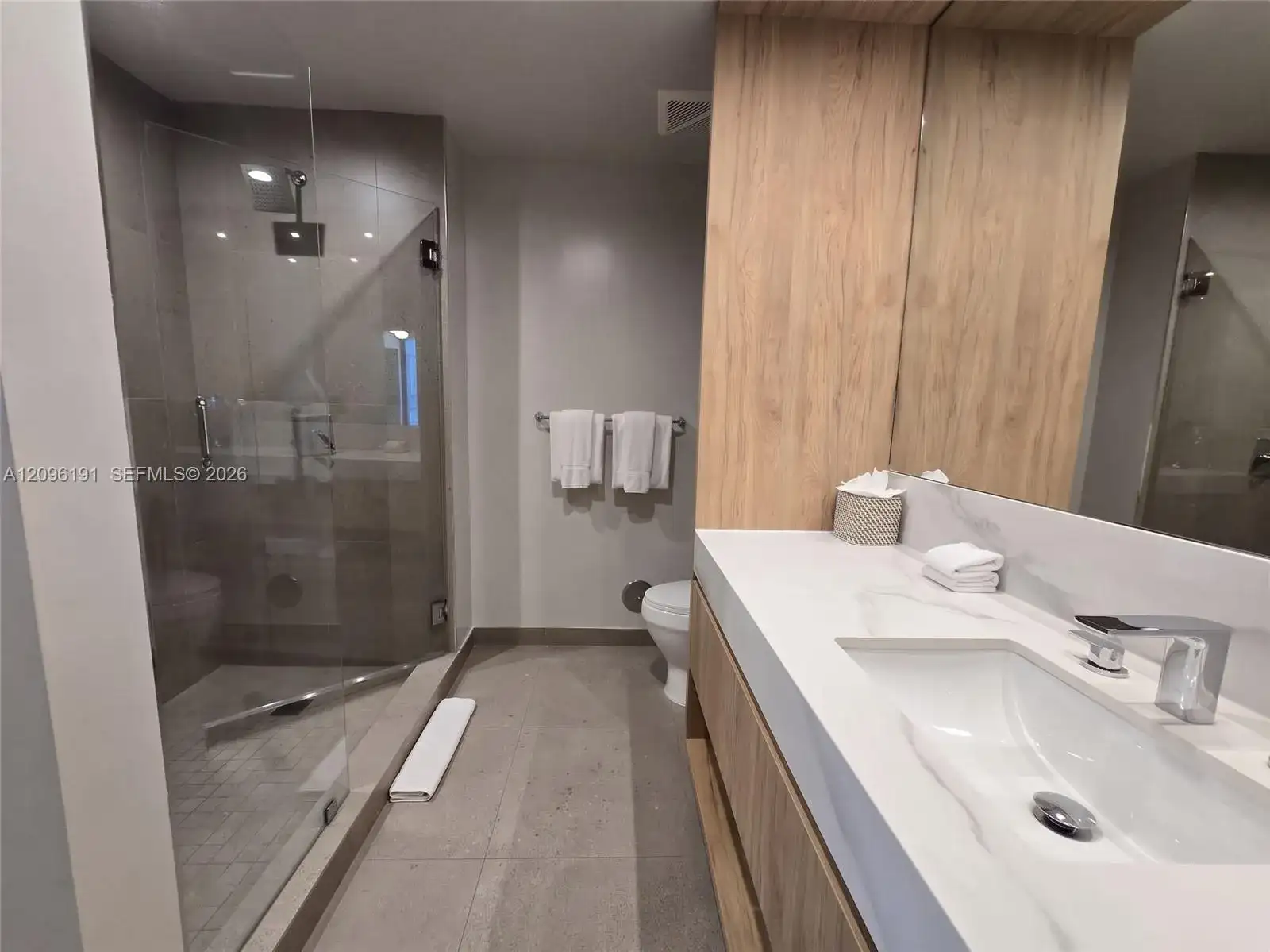 11 NE 6th St # 2103, Miami FL 33132 photo 4