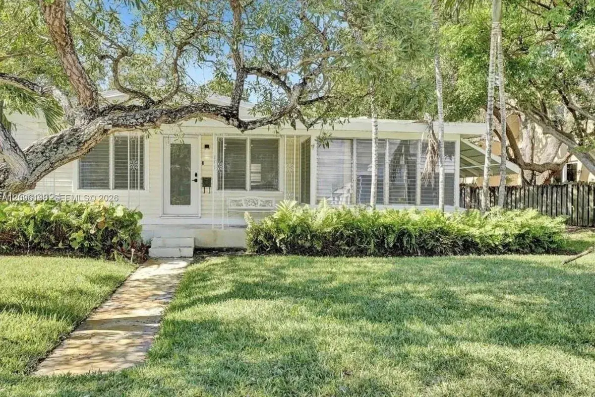 814 SE 14th St, Fort Lauderdale FL 33316
