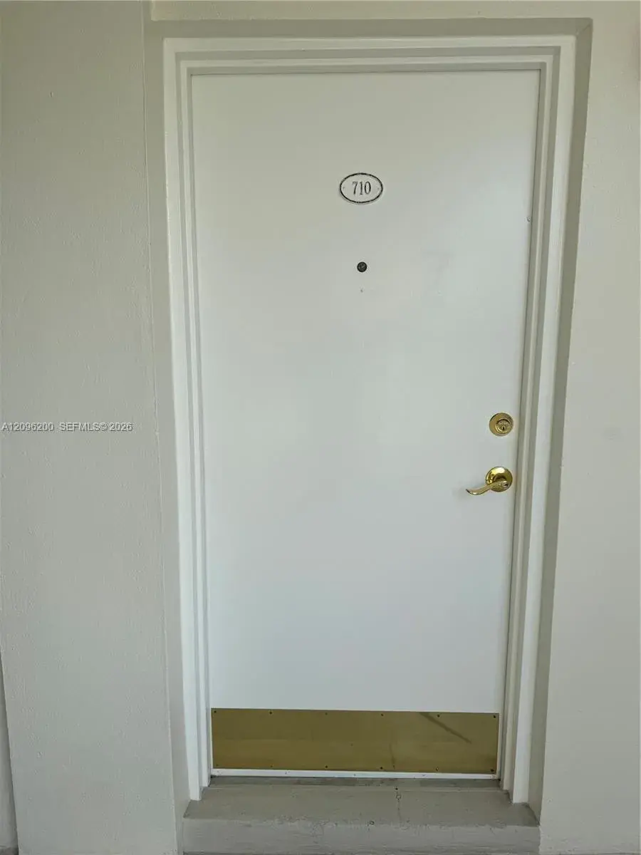 2555 NE 11th St # 710, Fort Lauderdale FL 33304