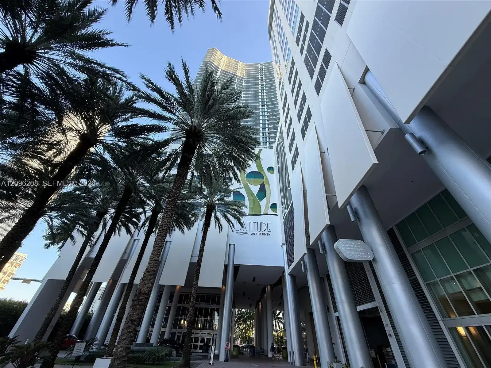 185 SW 7th St # 1807, Miami FL 33130