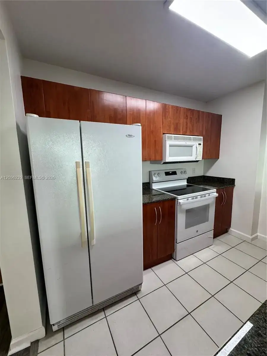 1200 Brickell Bay Dr # 3206, Miami FL 33131 photo 3