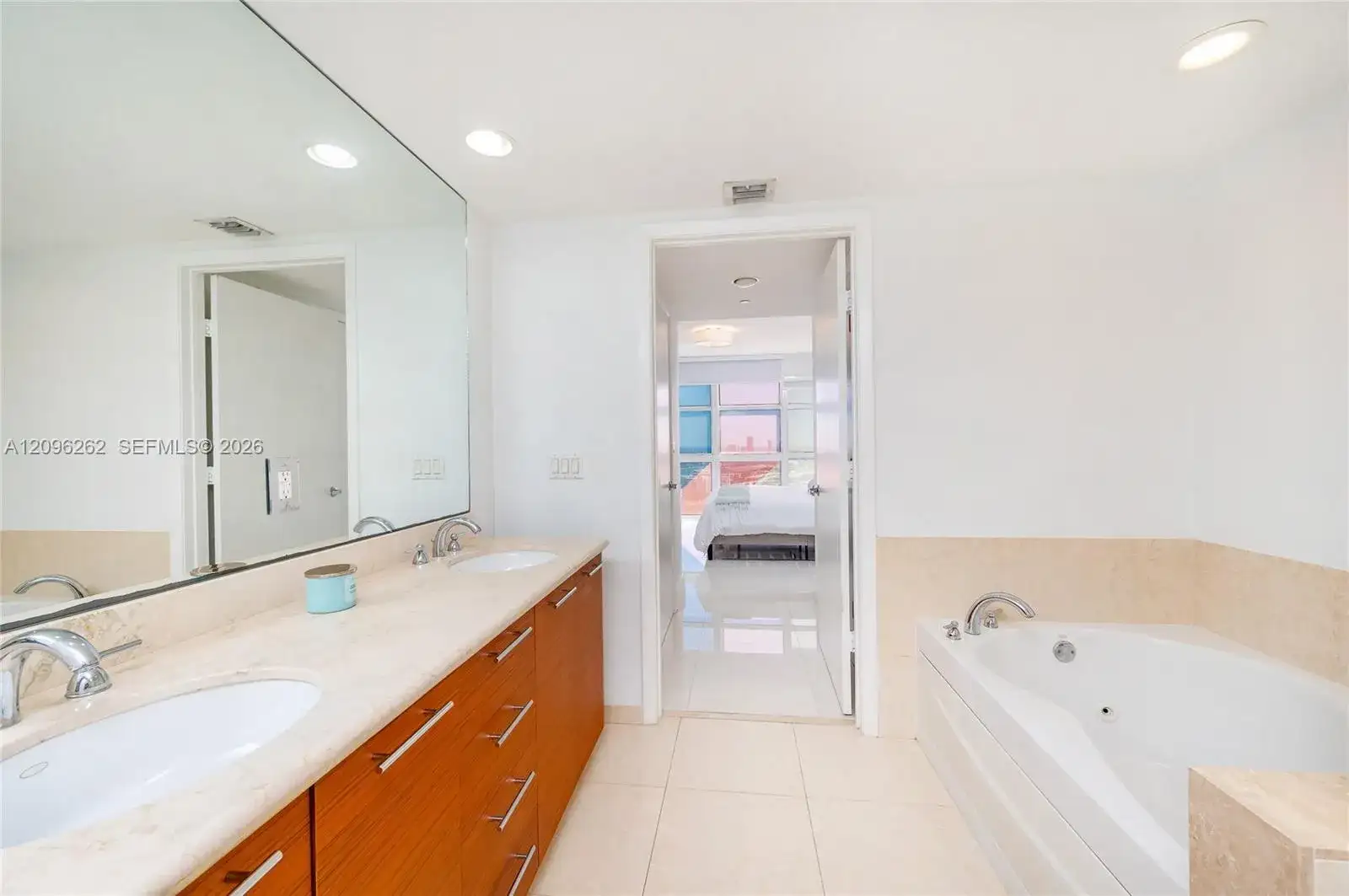 50 Biscayne Blvd # 3906, Miami FL 33132 photo 5