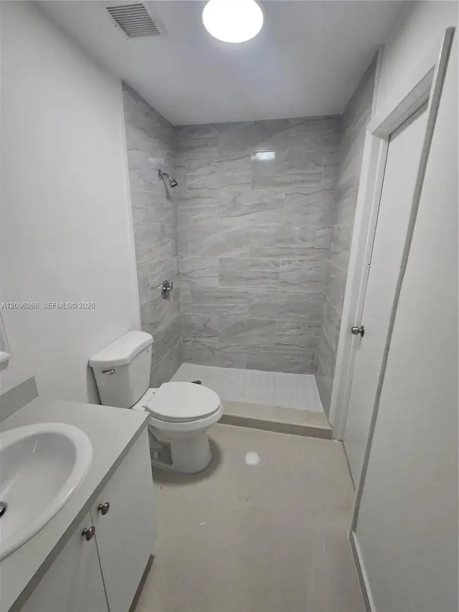 6151 W 24th Ave # 112, Hialeah FL 33016 photo 4