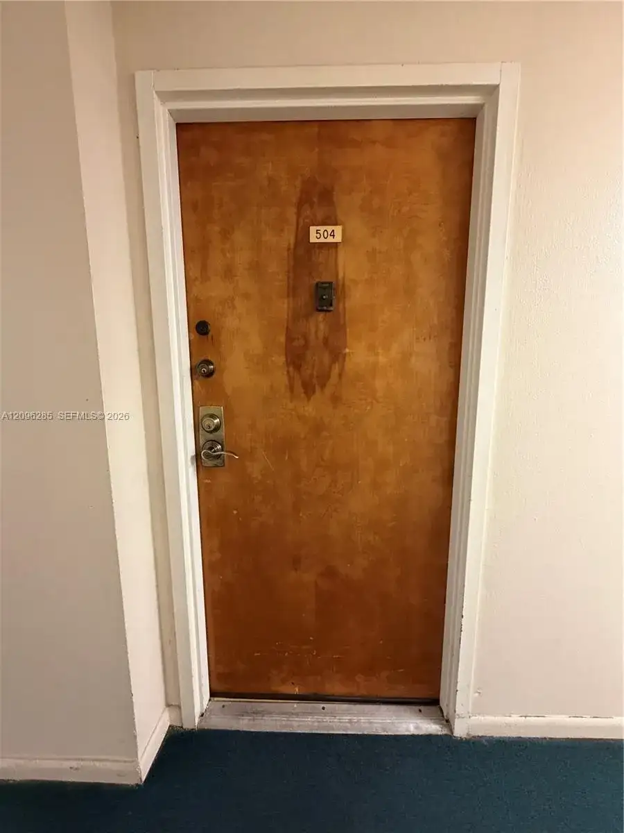 5055 NW 7th St # 504, Miami FL 33126 photo 4