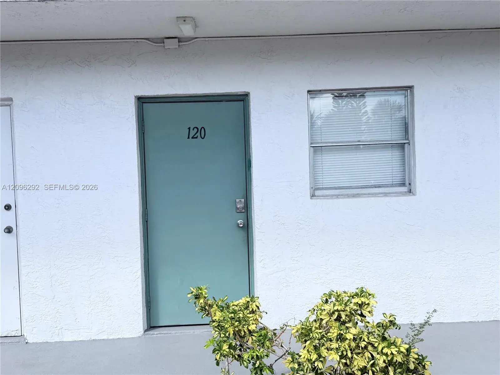 4311 Crystal Lake Dr # 120, Deerfield Beach FL 33064
