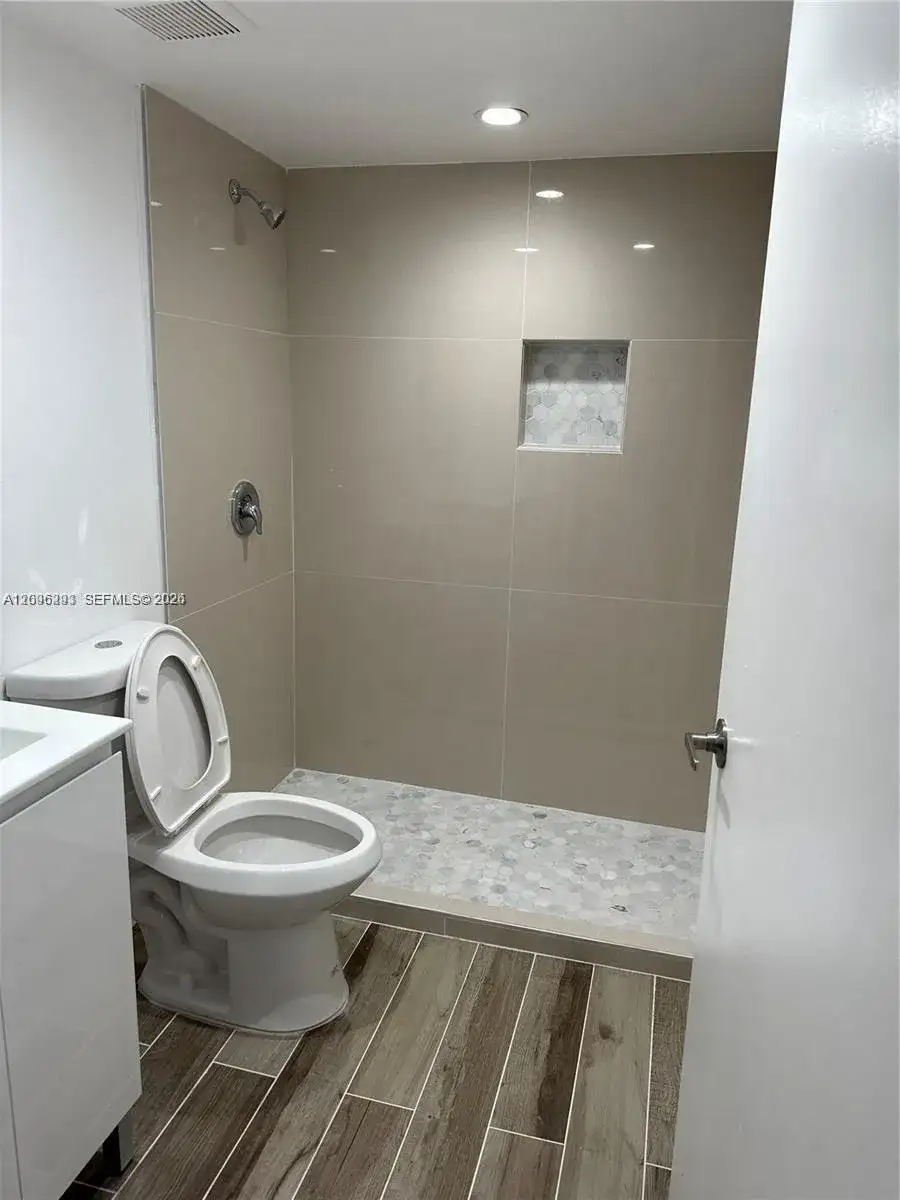 7020 NW 179th St # 112, Hialeah FL 33015 photo 5