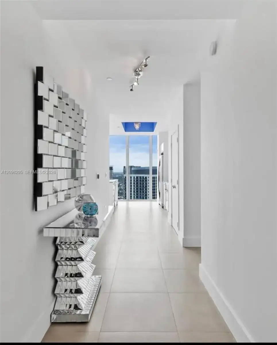 888 Biscayne Blvd # 4701, Miami FL 33132 photo 3
