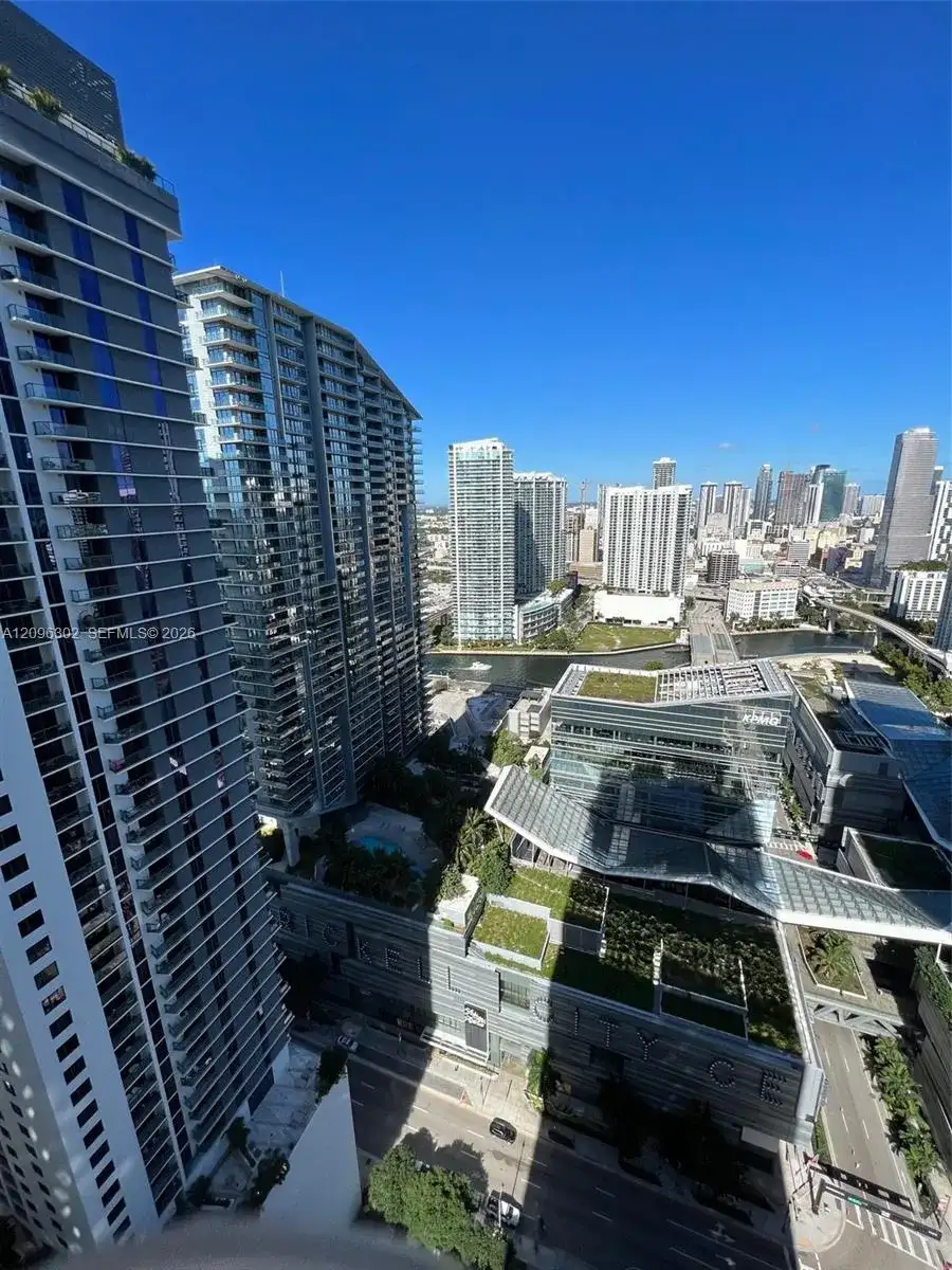 45 SW 9th St # 3709, Miami FL 33130 photo 3