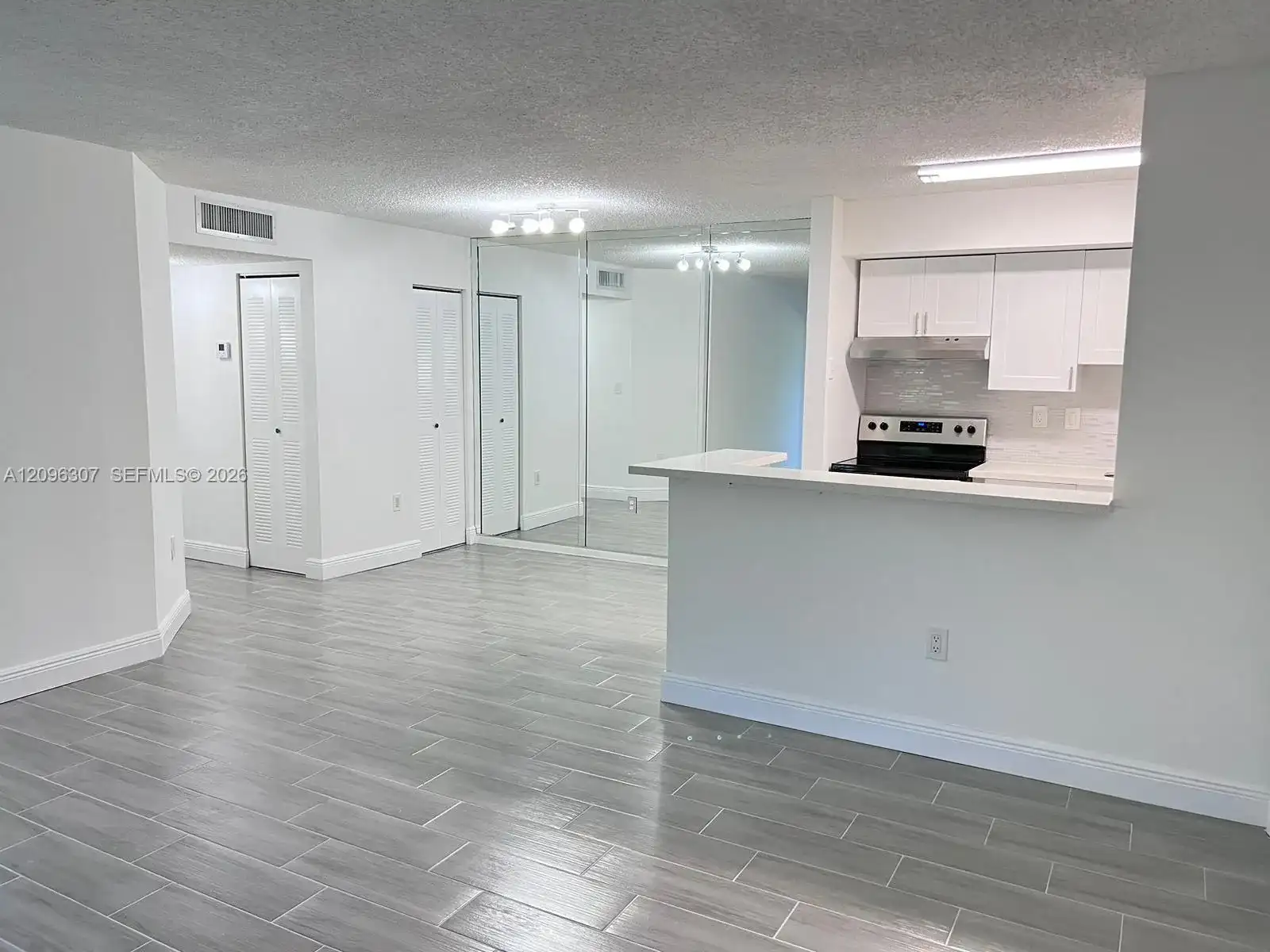 19055 NW 62nd Ave # 111, Hialeah FL 33015