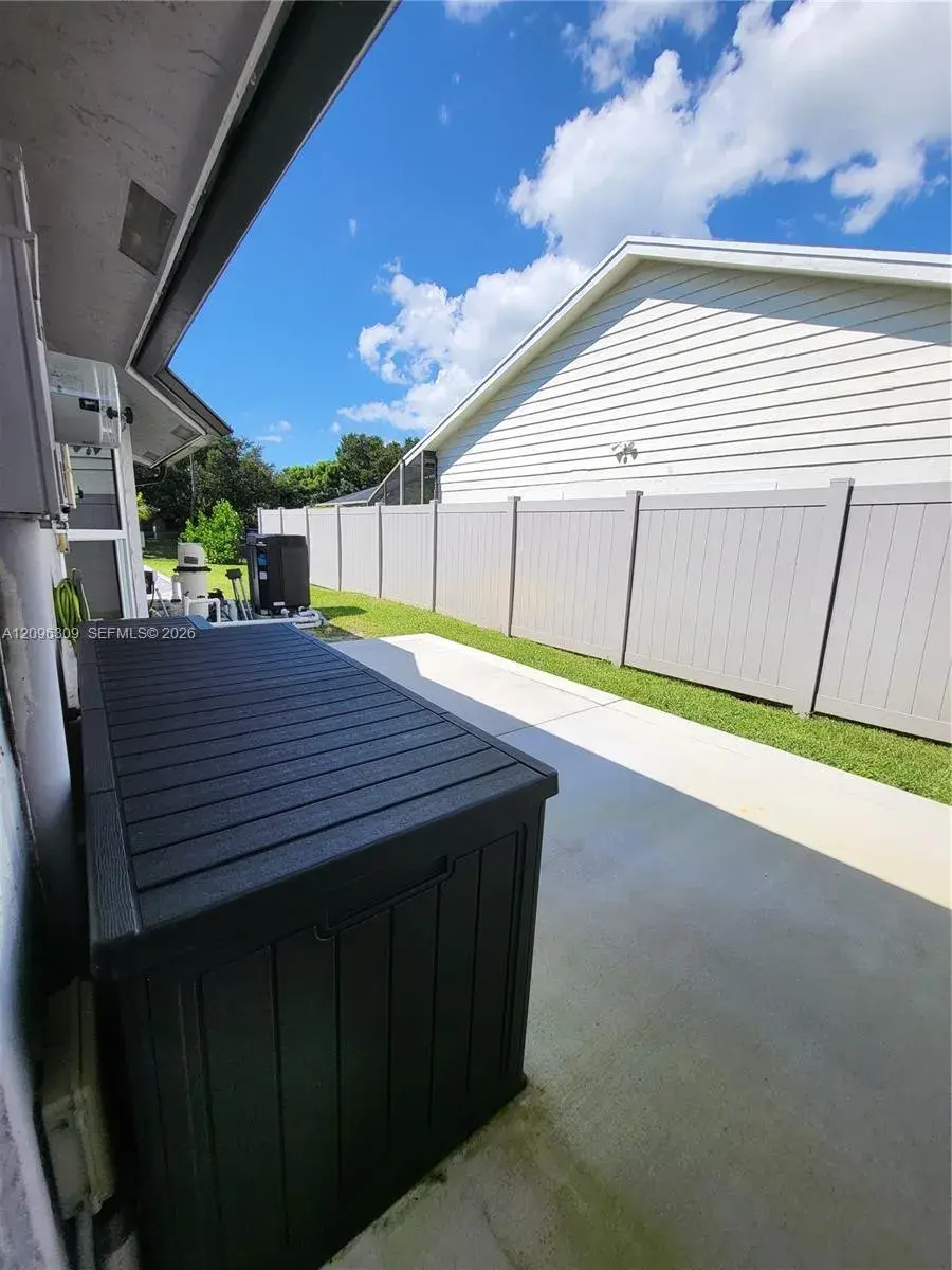 712 Juniper Pl, Wellington FL 33414