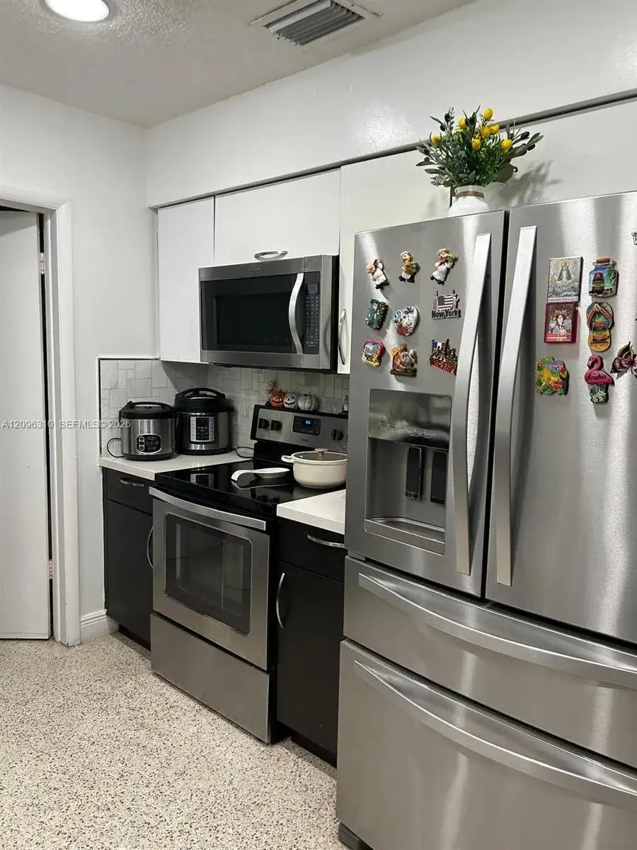 6355 SW 23rd St, Miami FL 33155 photo 4