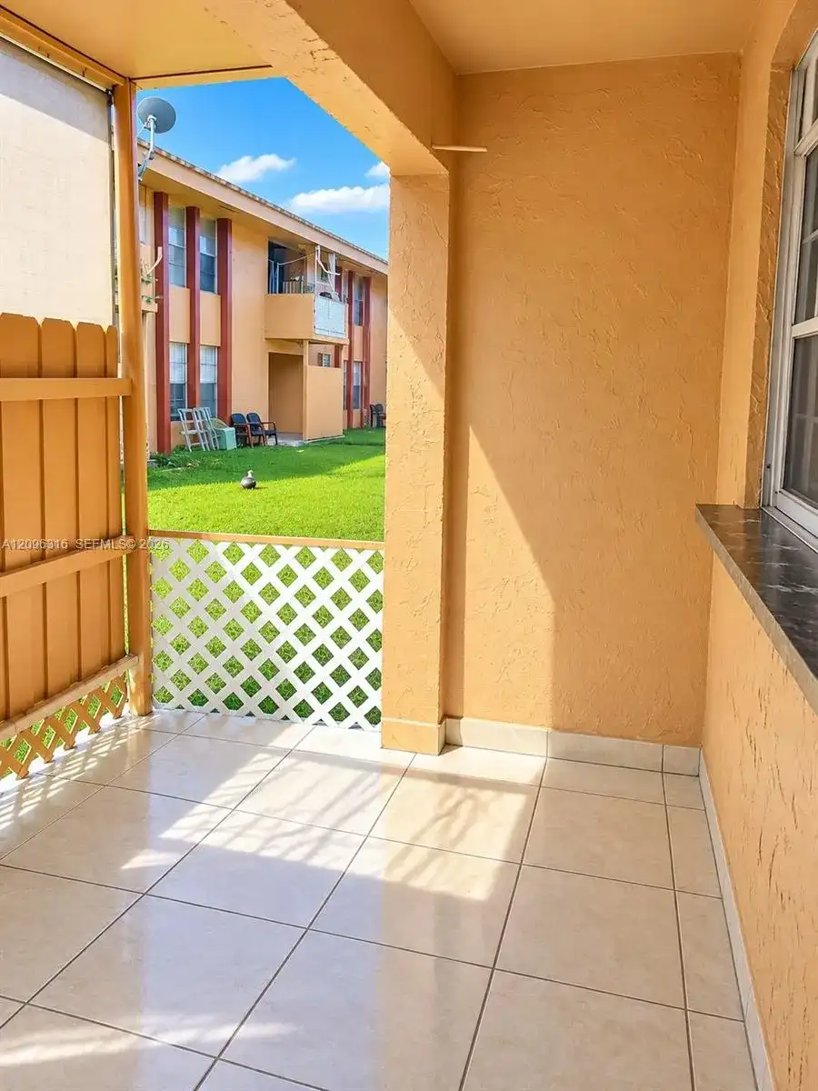 6850 W 14th Ct # B15, Hialeah FL 33014