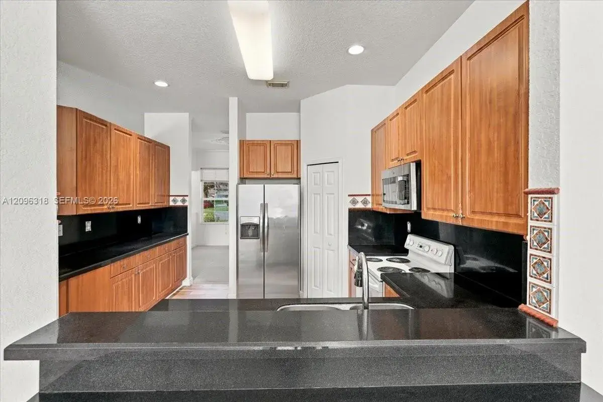 2032 SW 118th Ave, Miramar FL 33025