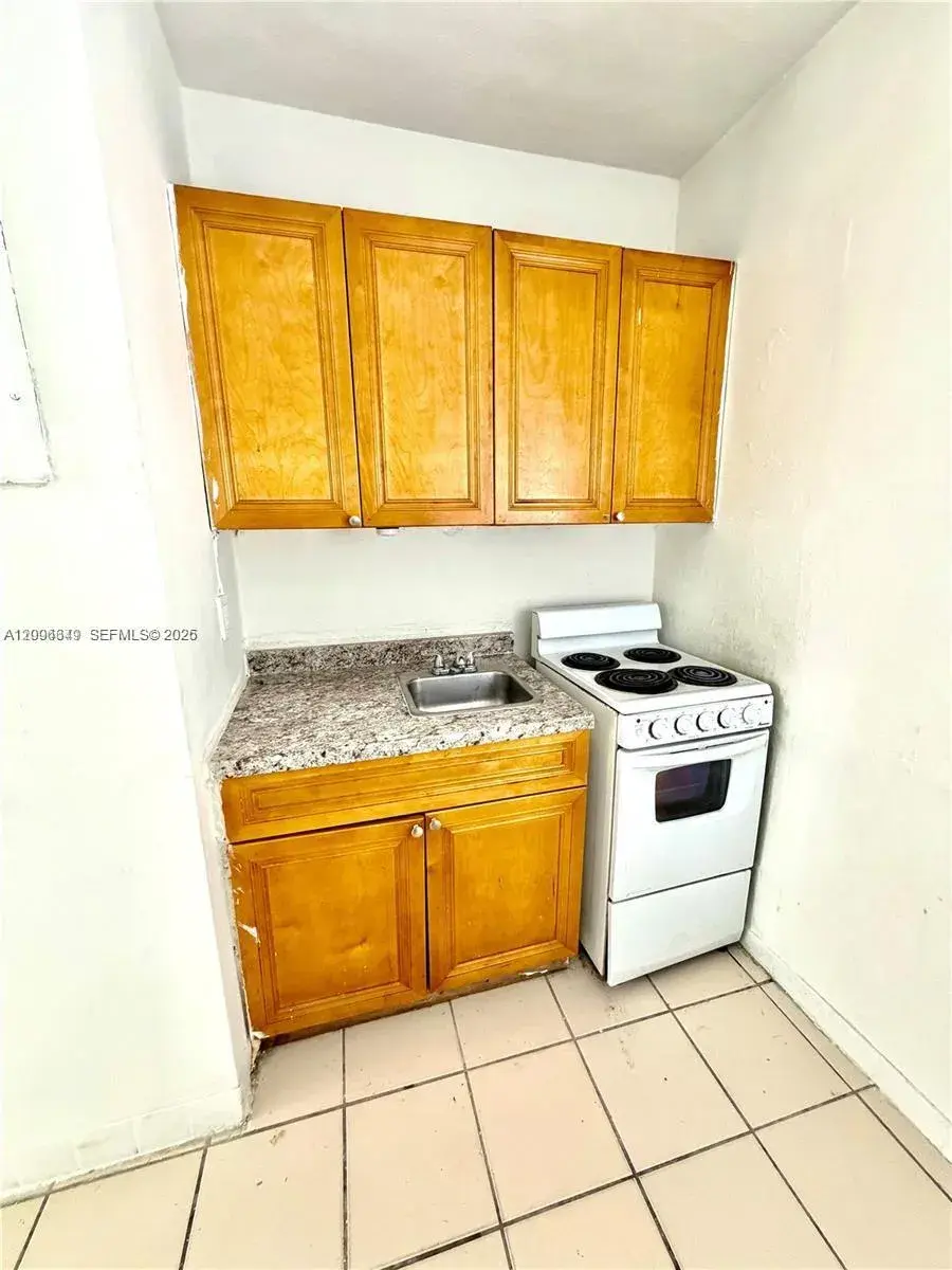 2041 Jackson st # 2, Hollywood FL 33020