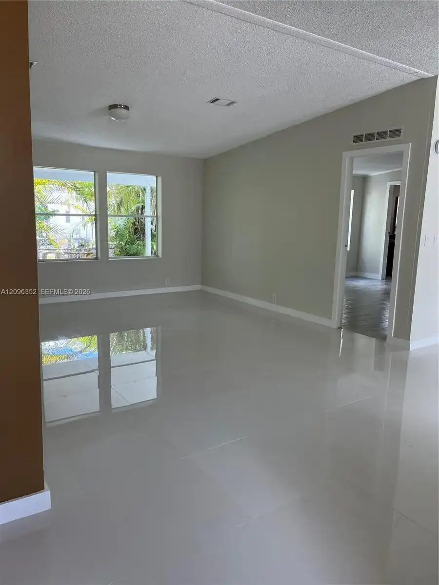19800 SW 180, Miami FL 33187