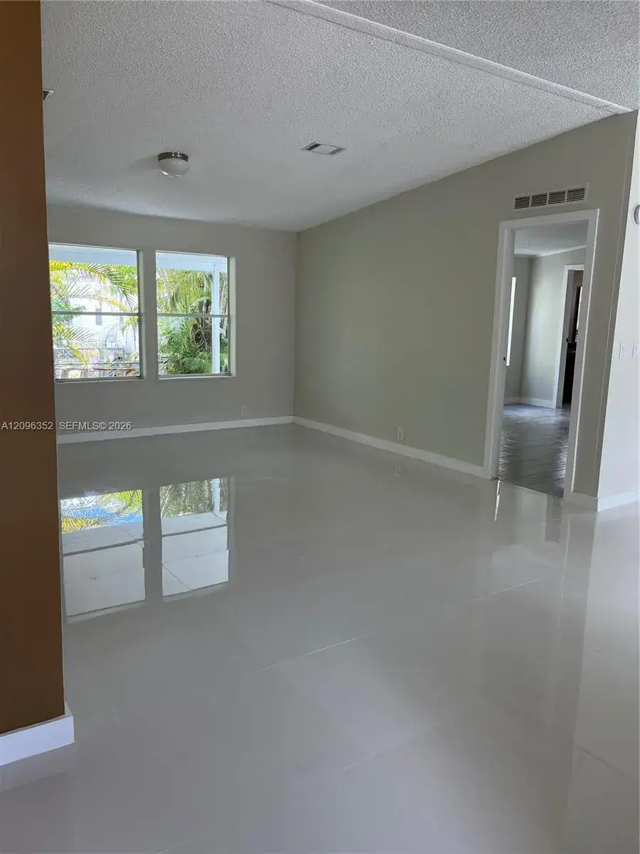 19800 SW 180, Miami FL 33187