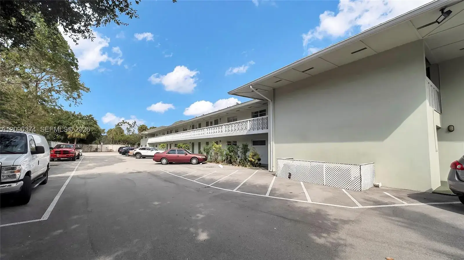 4200 NW 3rd Ct # 241, Plantation FL 33317