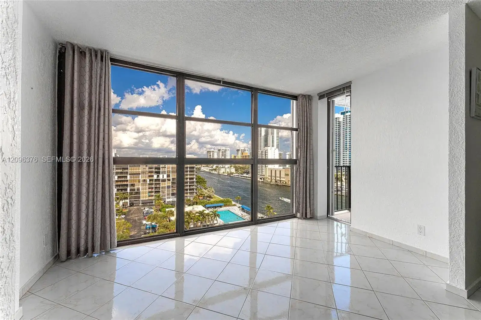 400 Leslie Dr # 1117, Hallandale Beach FL 33009 photo 4