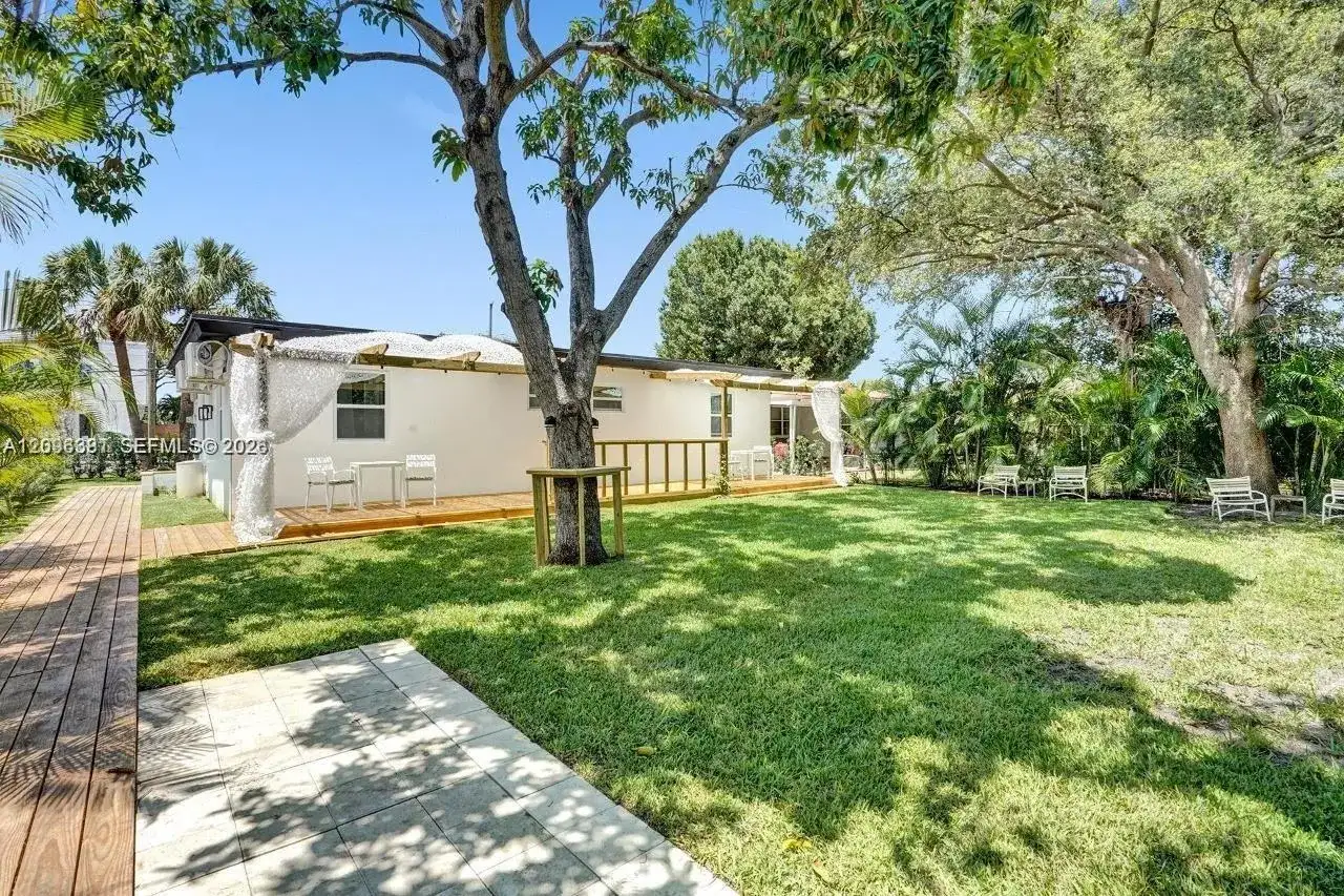 208 SE 4th St # 2, Hallandale Beach FL 33009 photo 3