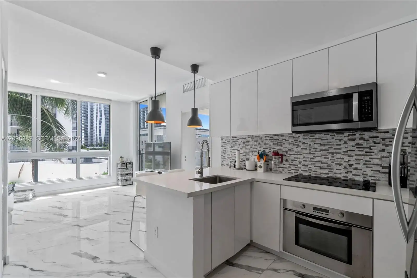 300 S Biscayne Blvd # 1411, Miami FL 33131 photo 5