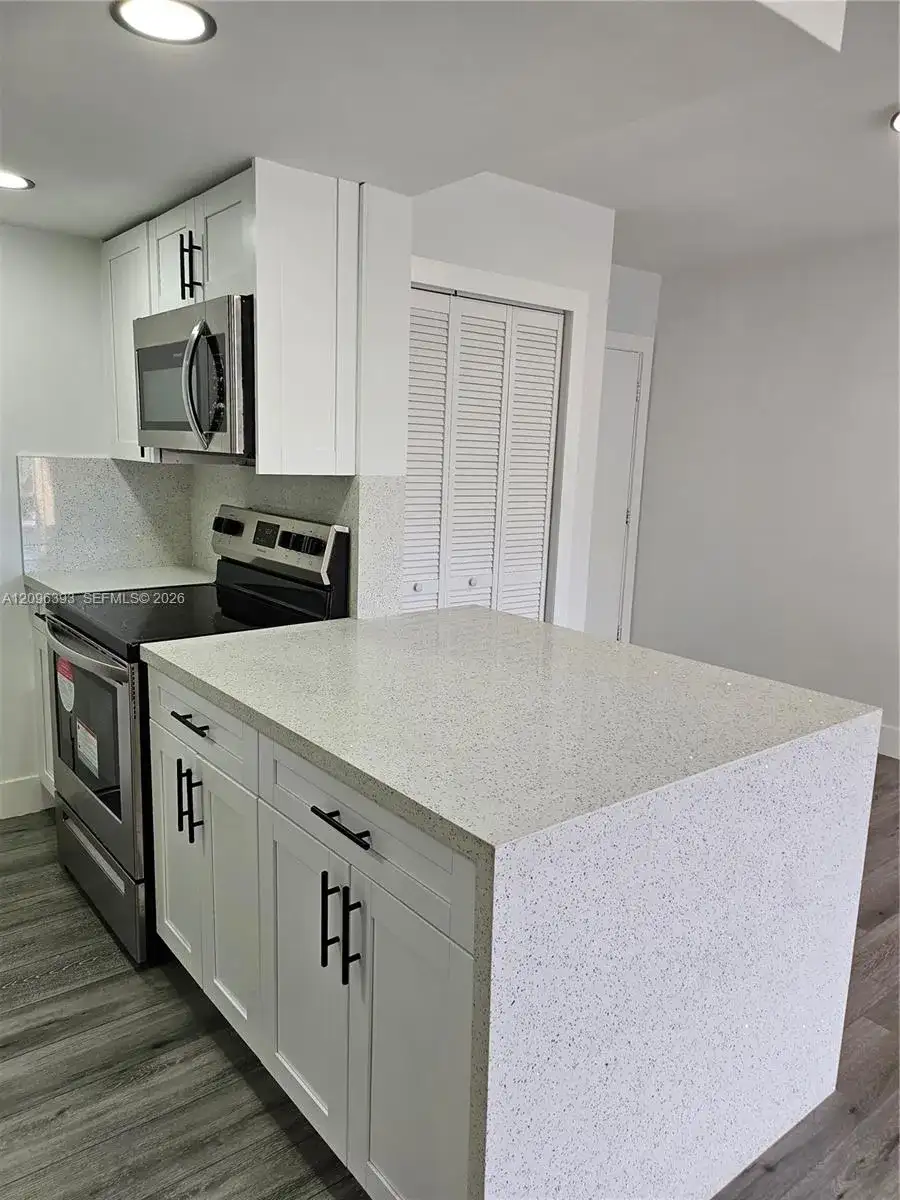 15888 SW 95th Ave # 210, Miami FL 33157 photo 4