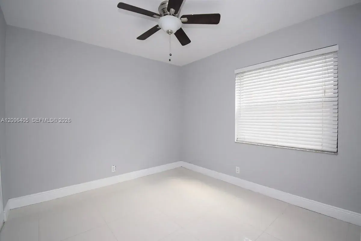 14 Chestnut Cir, Cooper City FL 33026