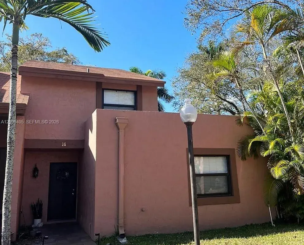 14 Chestnut Cir, Cooper City FL 33026