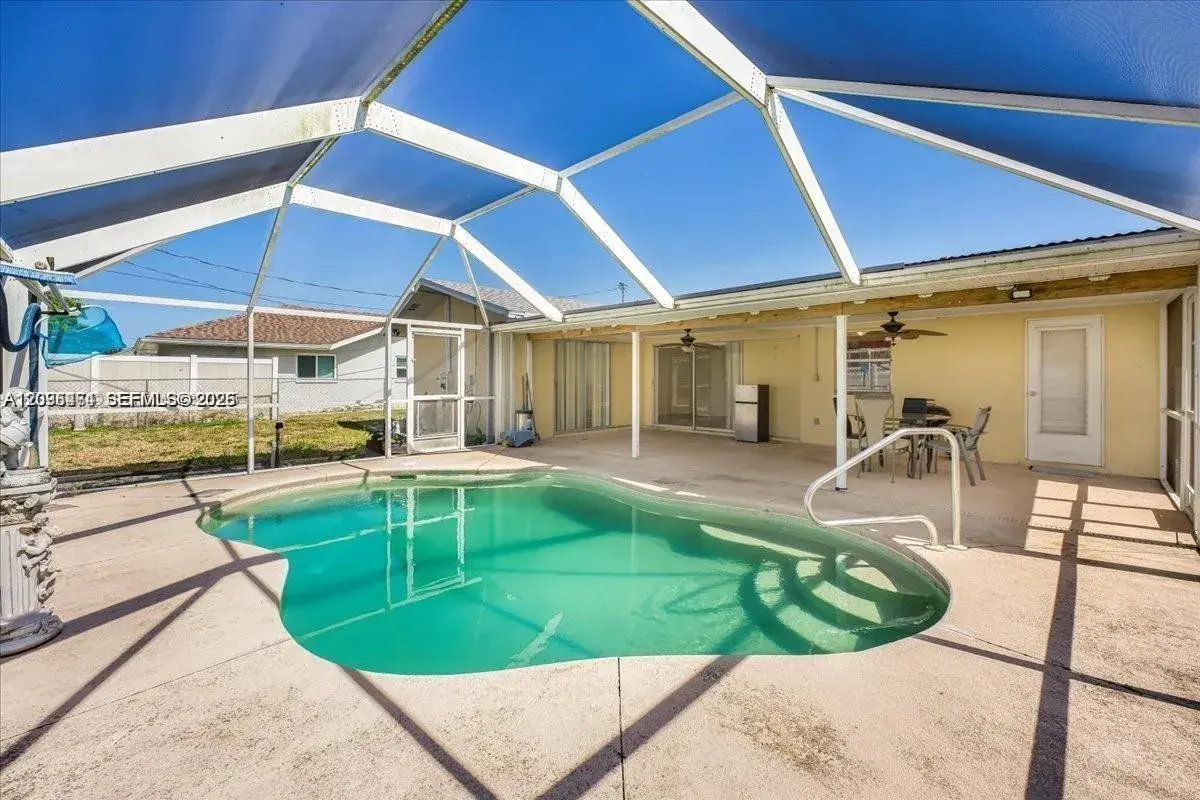 915 SE 20th ST, Cape Coral FL 33990