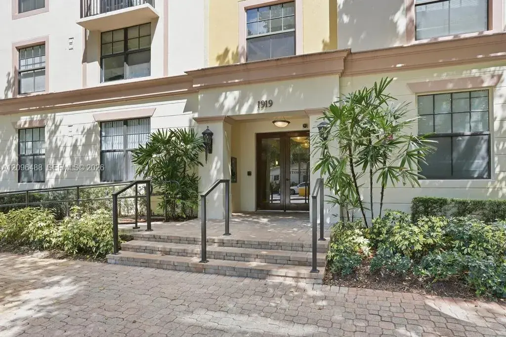1919 Van Buren St # 803A, Hollywood FL 33020