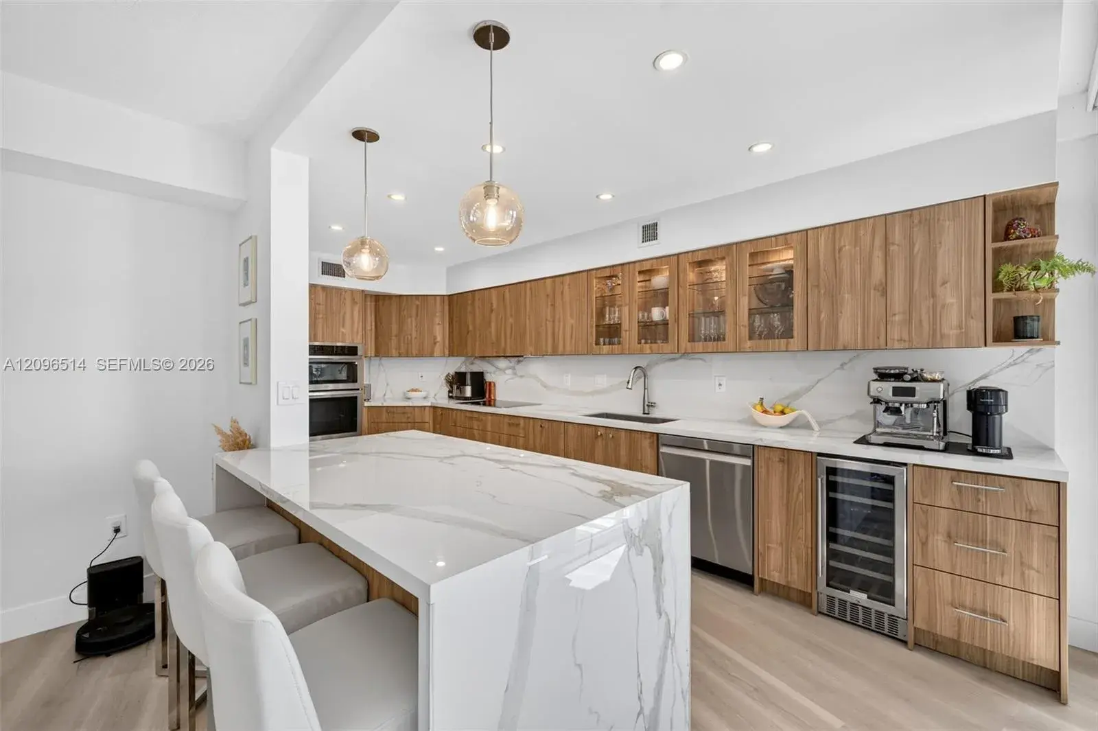 3370 Hidden Bay Dr # 2410, Aventura FL 33180