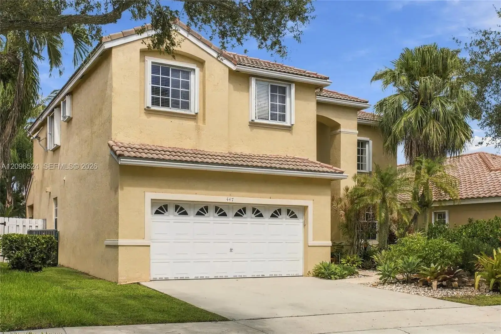 447 Cambridge Dr, Weston FL 33326 photo 2