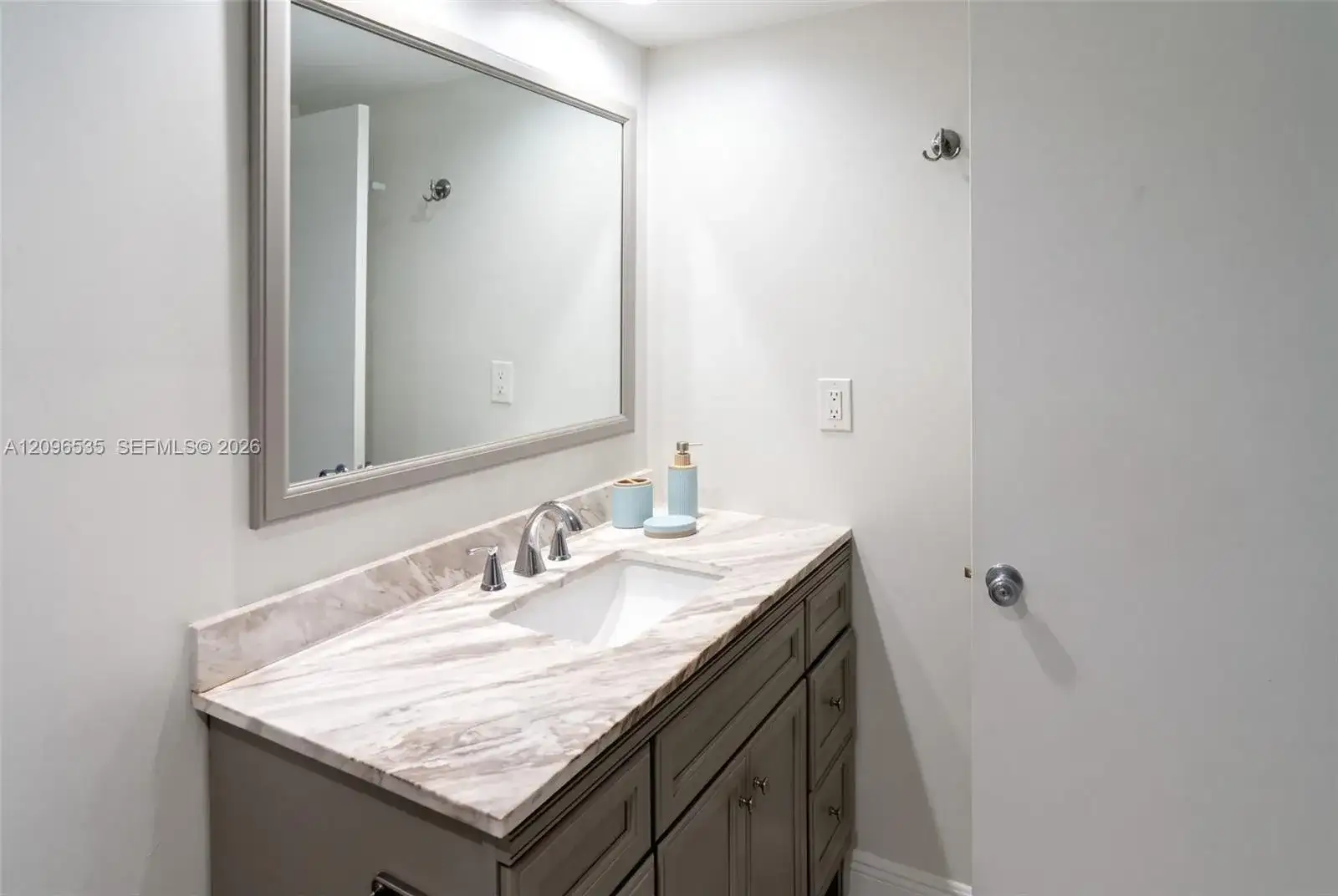 19390 Collins Ave # 706, Sunny Isles Beach FL 33160 photo 5