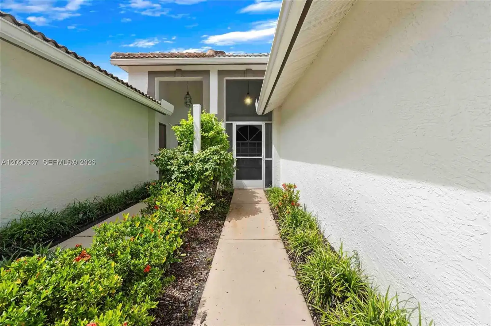 8033 San Vista Cir # 12R, Other City - In The State Of Florida FL 34109 photo 3