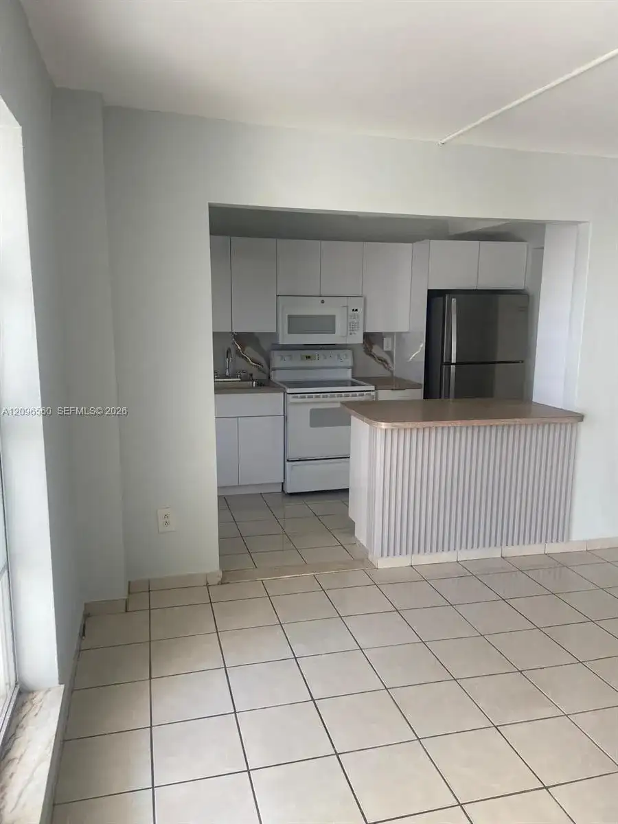 1340 Lincoln Rd # 505, Miami Beach FL 33139 photo 2