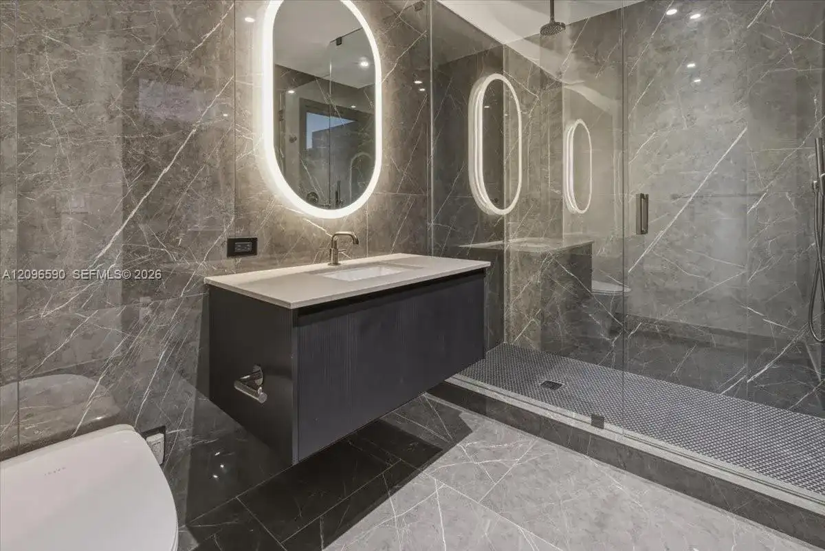 20 NE 11th St # 2411, Miami FL 33132 photo 4