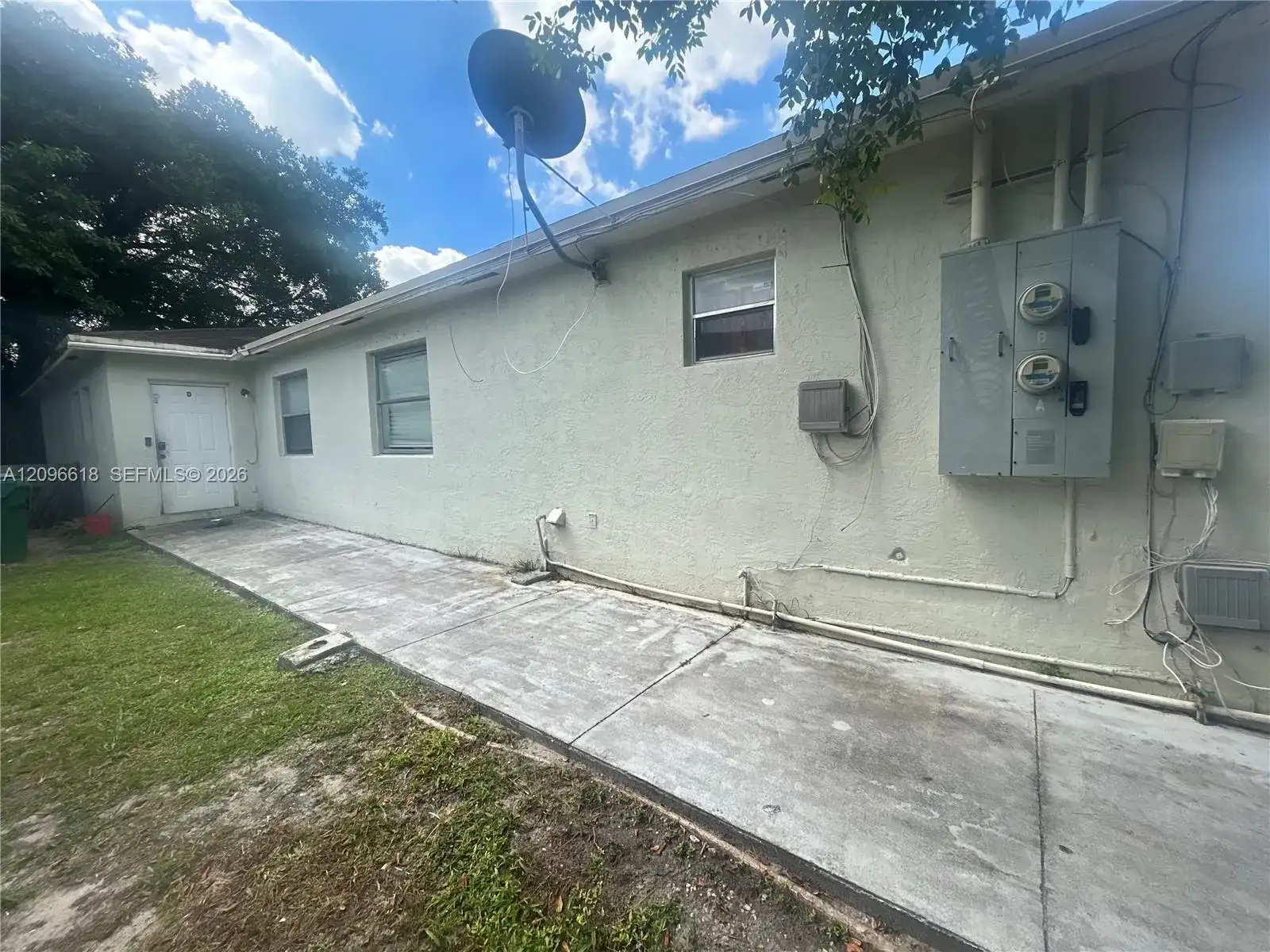 2800 NW 48th St, Miami FL 33142 photo 2