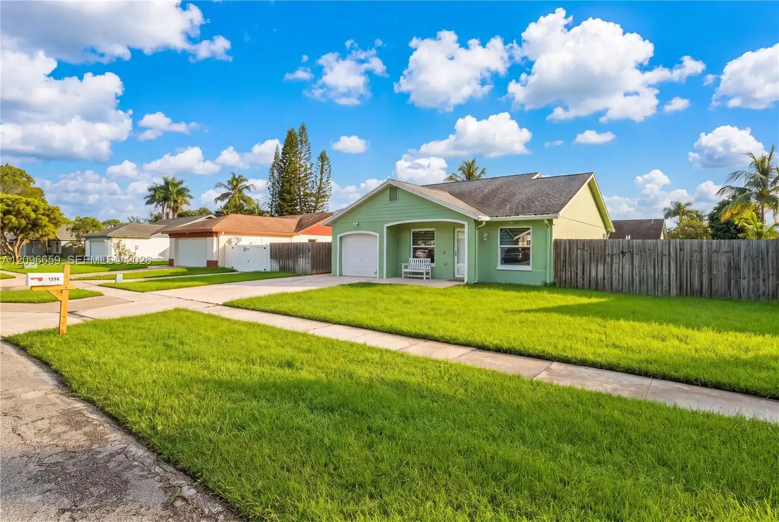 1290 Mc Dermott Ln, Royal Palm Beach FL 33411