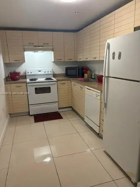 2217 NW 7th St # 1202, Miami FL 33125