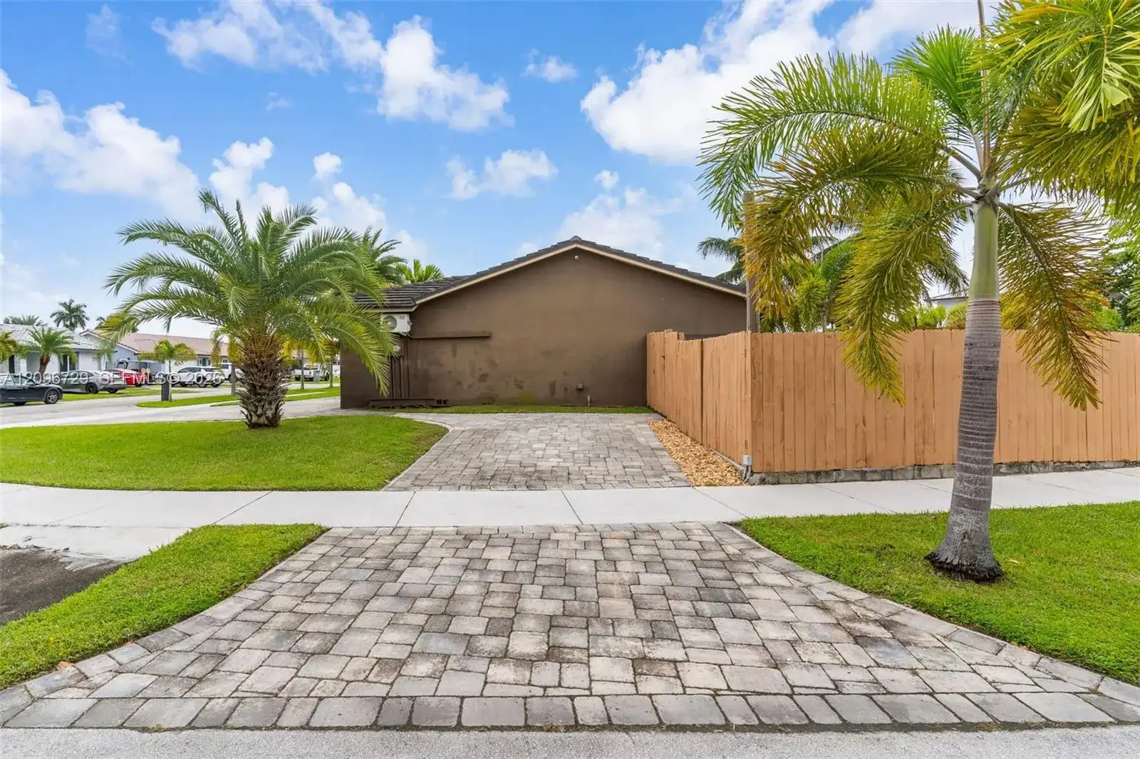 13122 SW 200th Ter, Miami FL 33177 photo 4