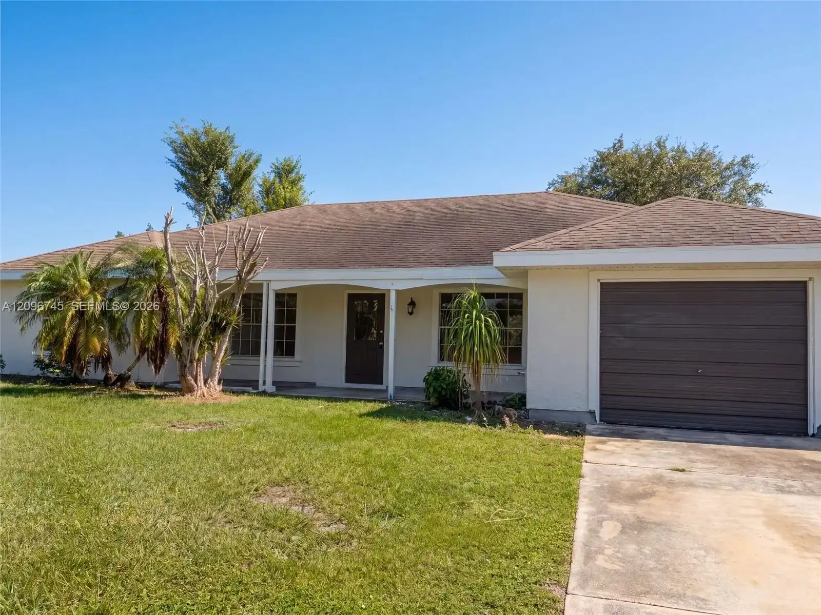1832 SE Wexford Ct, Port St. Lucie FL 34952