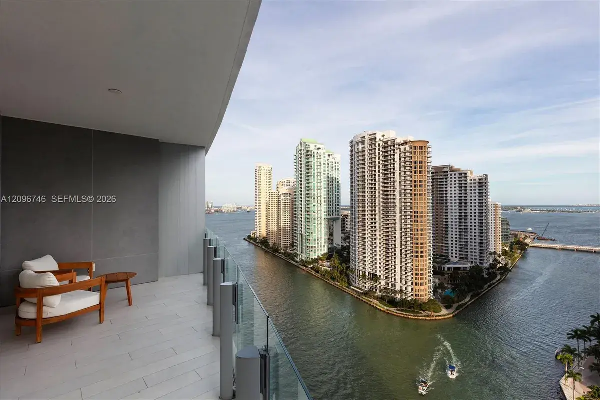 300 Biscayne Blvd Way # 2107, Miami FL 33131