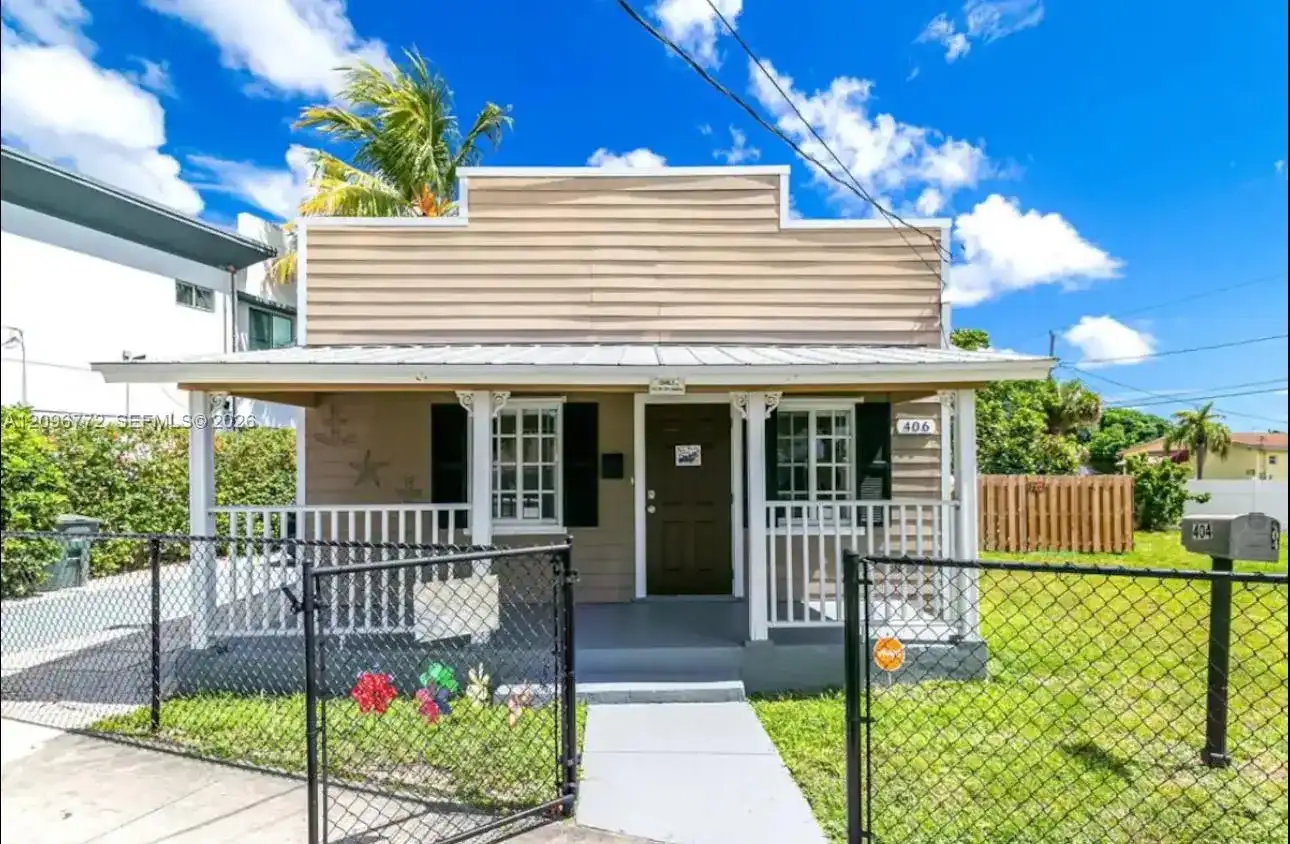 406 Foster Rd, Hallandale Beach FL 33009