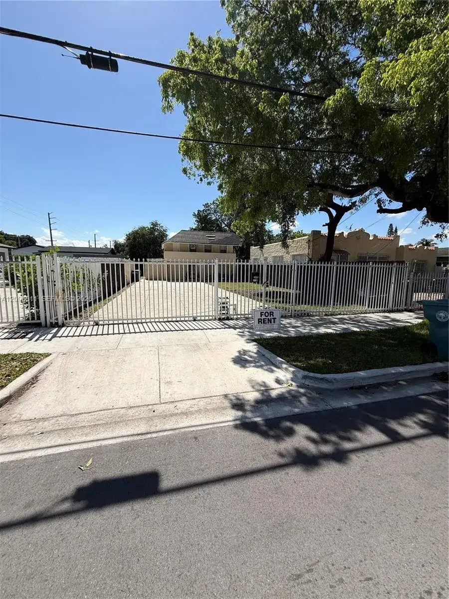 6716 NW 6th Ave, Miami FL 33150 photo 2
