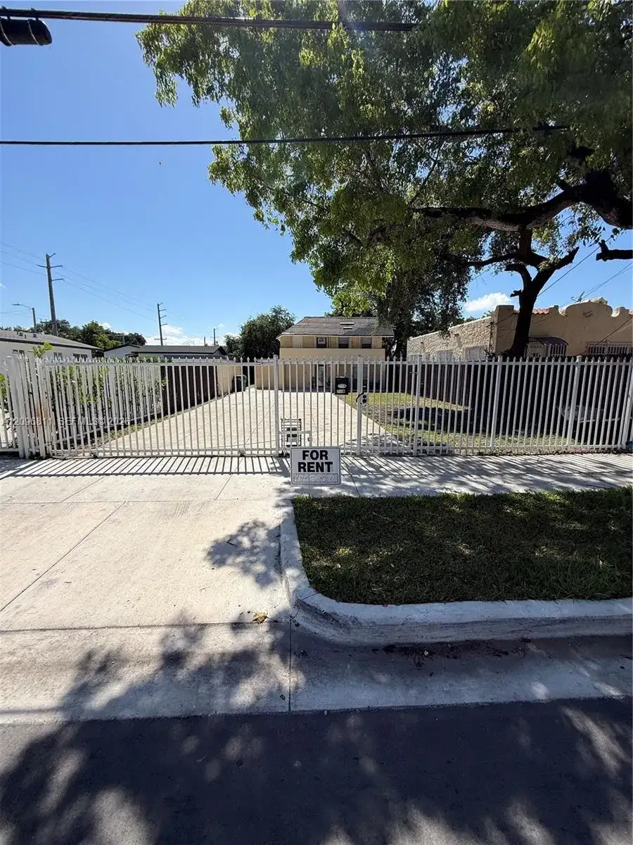 6716 NW 6th Ave, Miami FL 33150 photo 3