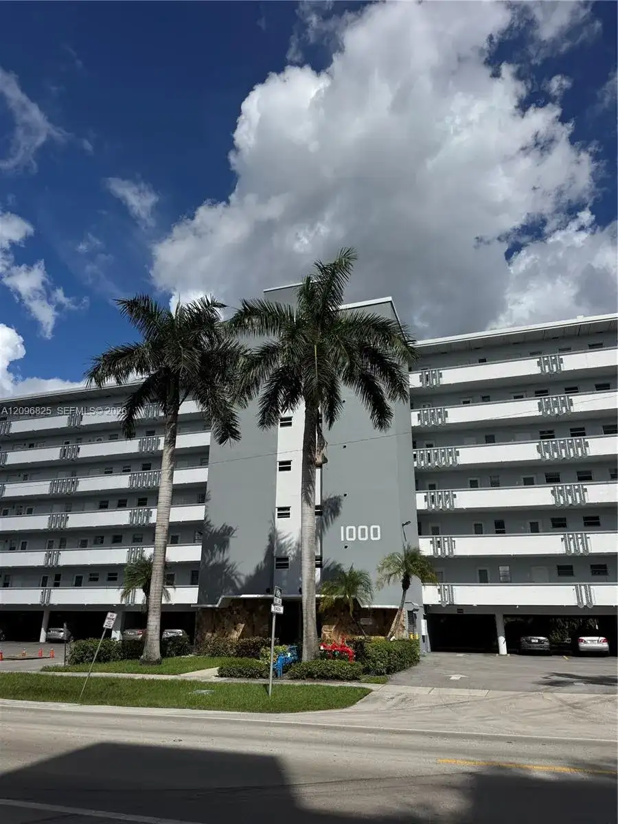 1000 NE 14th Ave # 101, Hallandale Beach FL 33009 photo 2