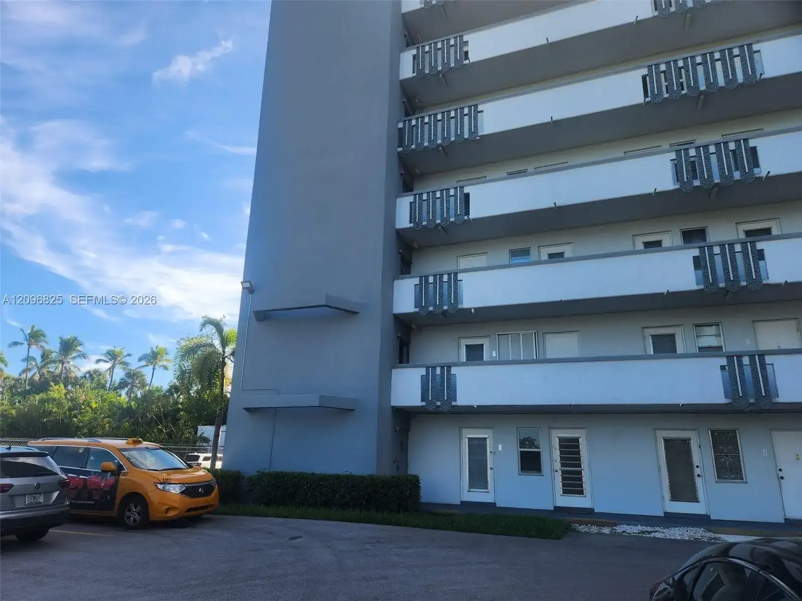 1000 NE 14th Ave # 101, Hallandale Beach FL 33009 photo 3
